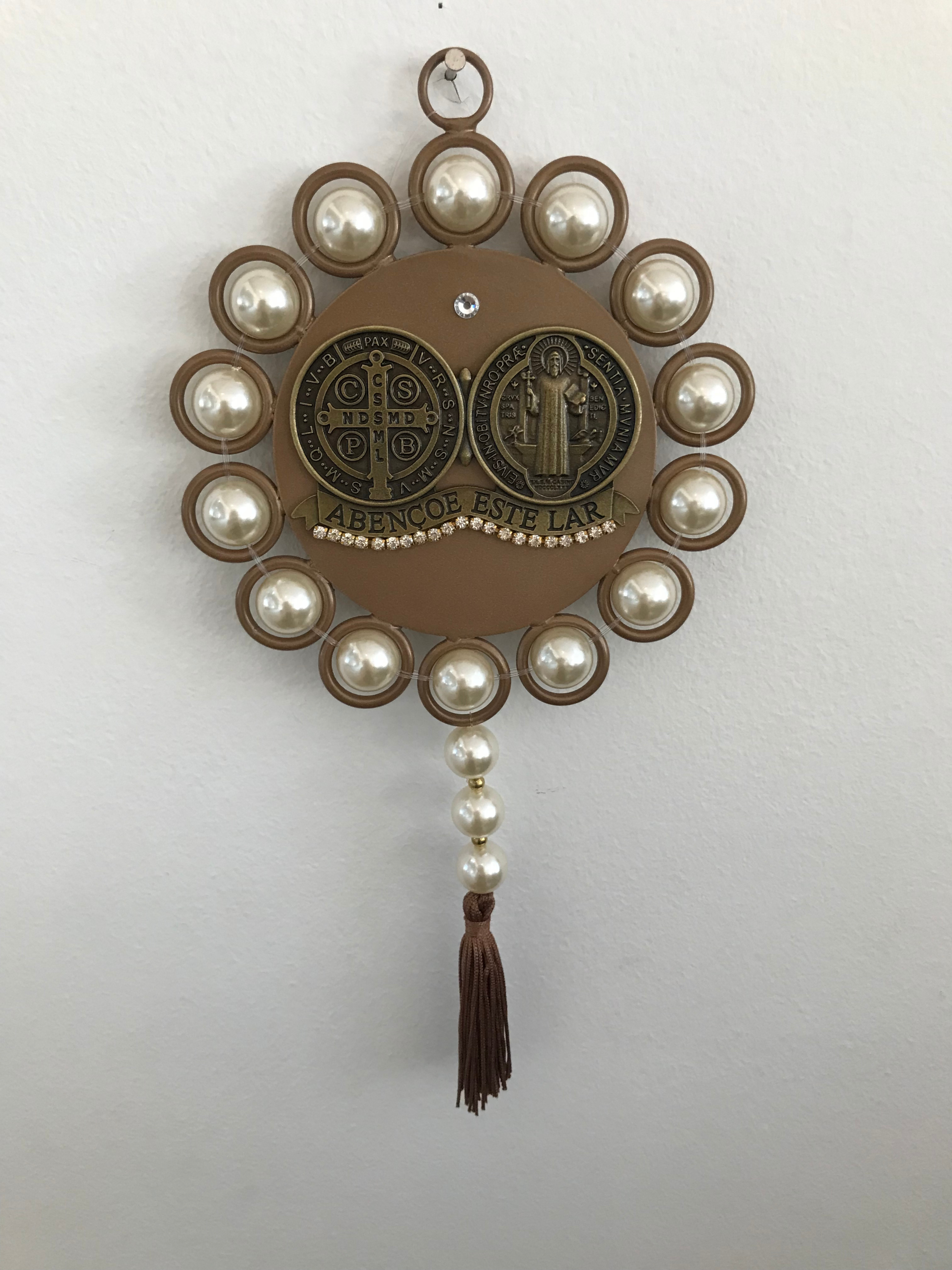 ADORNO DE PAREDE SAO BENTO DUPLO DOURADO
