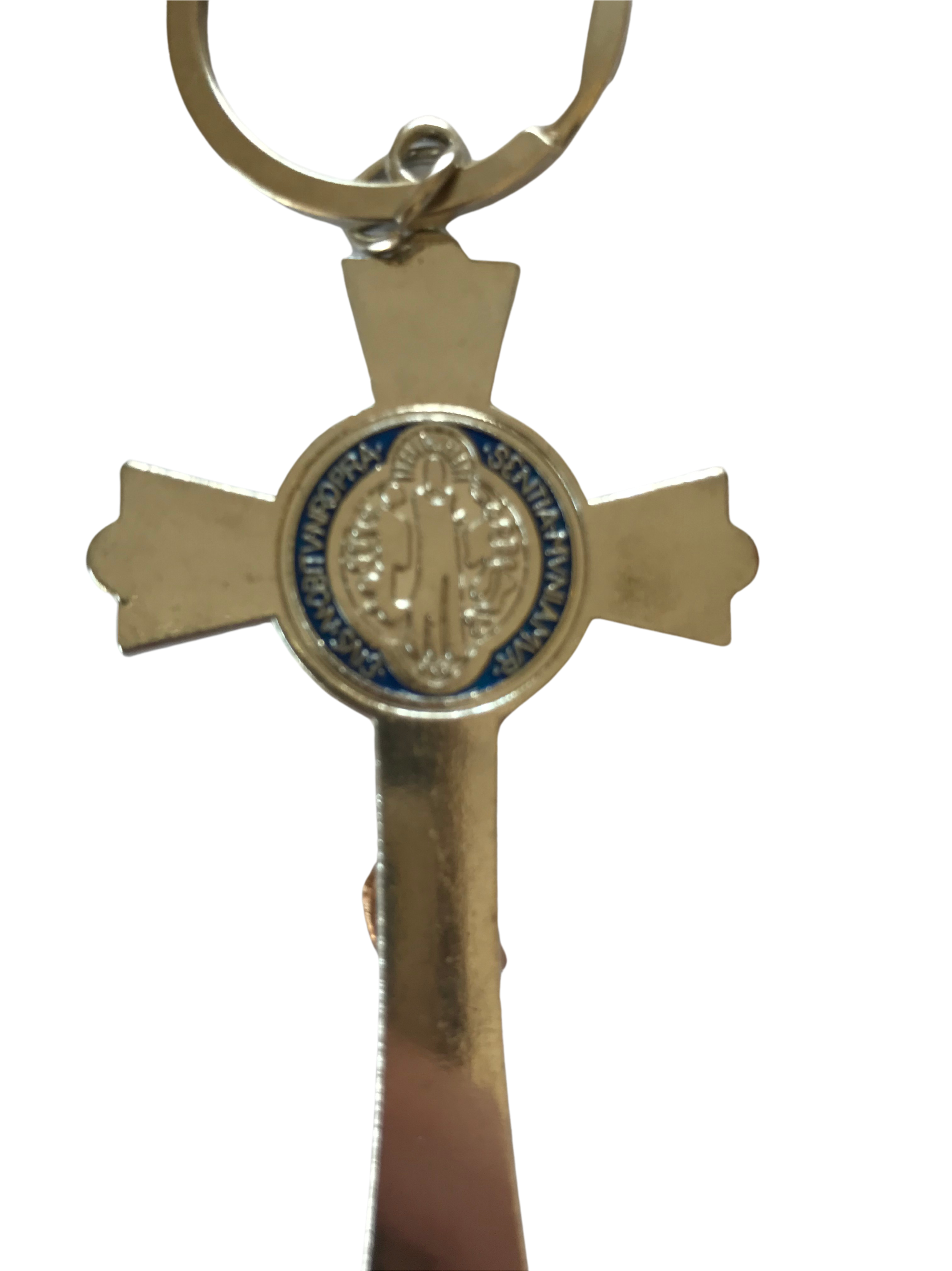 CHAVEIRO CRUCIFIXO S.BENTO PRATEADO COM CRISTO DOURADO