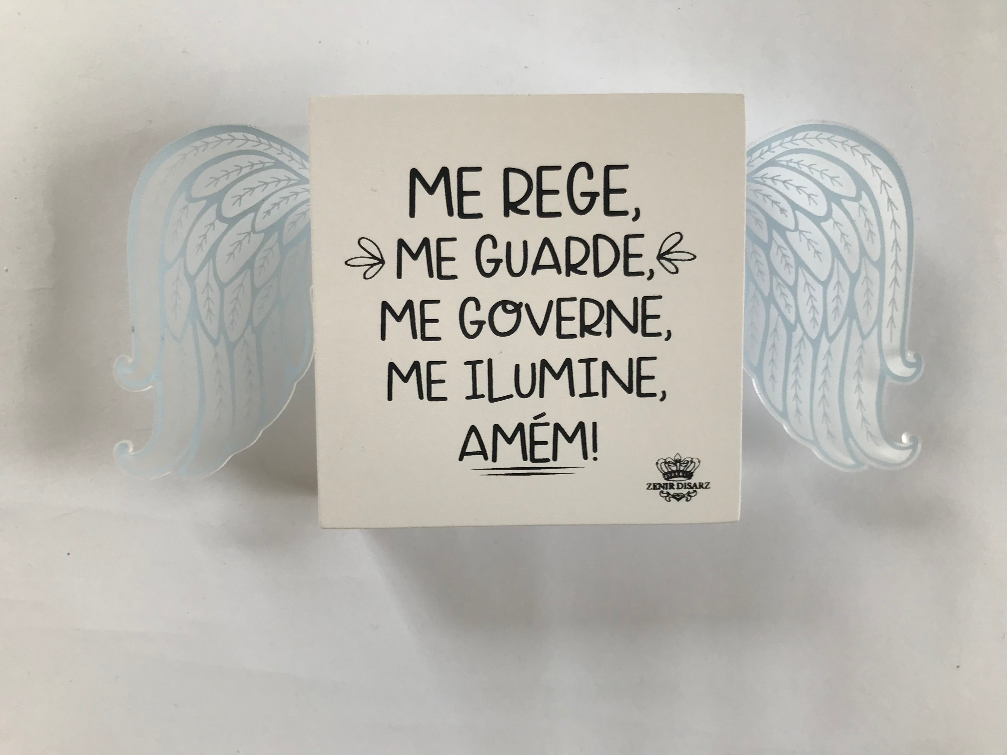 PLACA DE MESA COM ASAS ME REGE, ME GUARDE BABY URSO AZUL 10X18X3